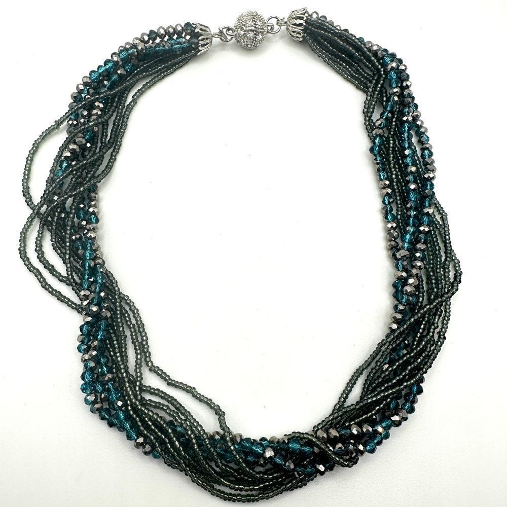 Premier Designs "Seaside" seed‎ bead/ faceted glass with magnet clasp necklace!